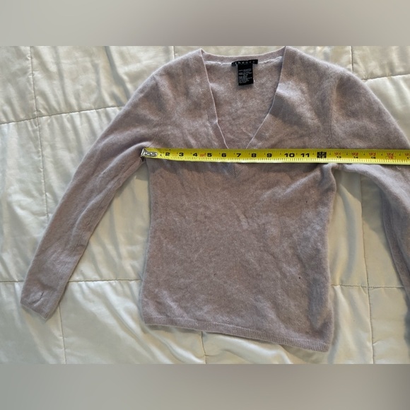 Theory Cashmere Sweater Size XS - Picture 2 of 11